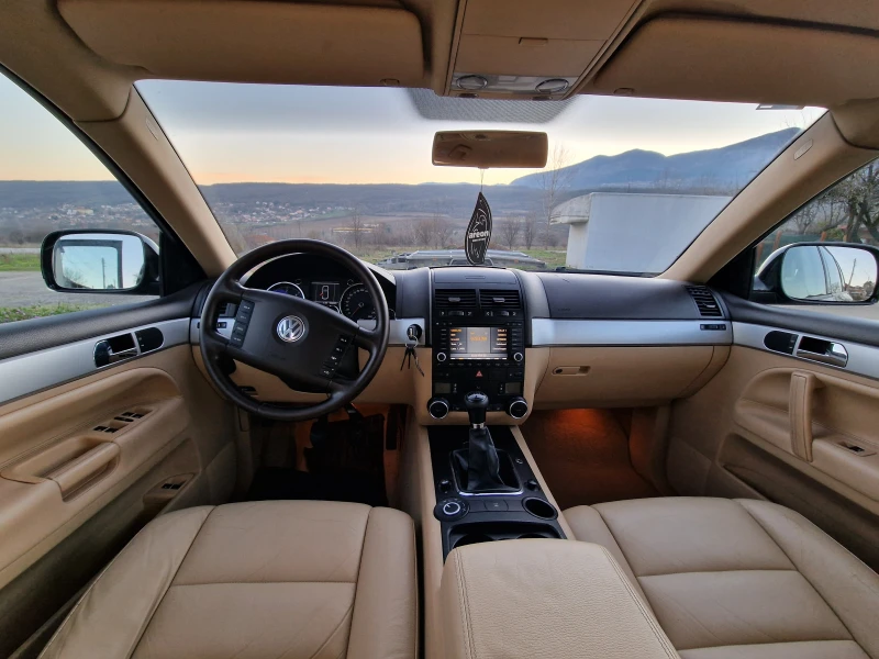 VW Touareg 2.5 TDI 4MOTION, снимка 8 - Автомобили и джипове - 52794873