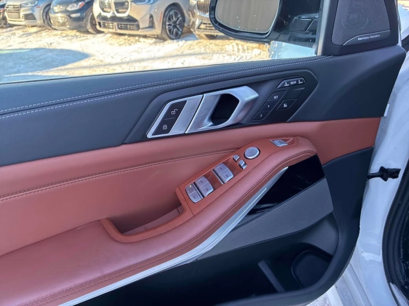 BMW X7 * xDrive40i * 360  * Harman * M Sport * Pano * , снимка 12 - Автомобили и джипове - 53345644