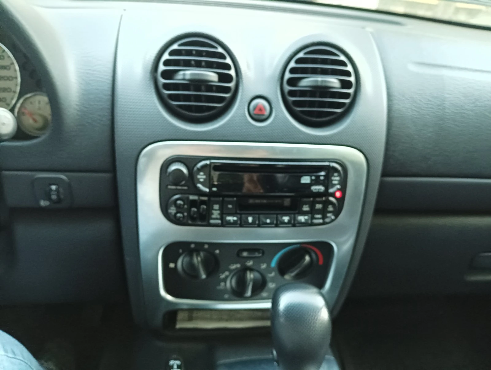 Jeep Cherokee  - изображение 8