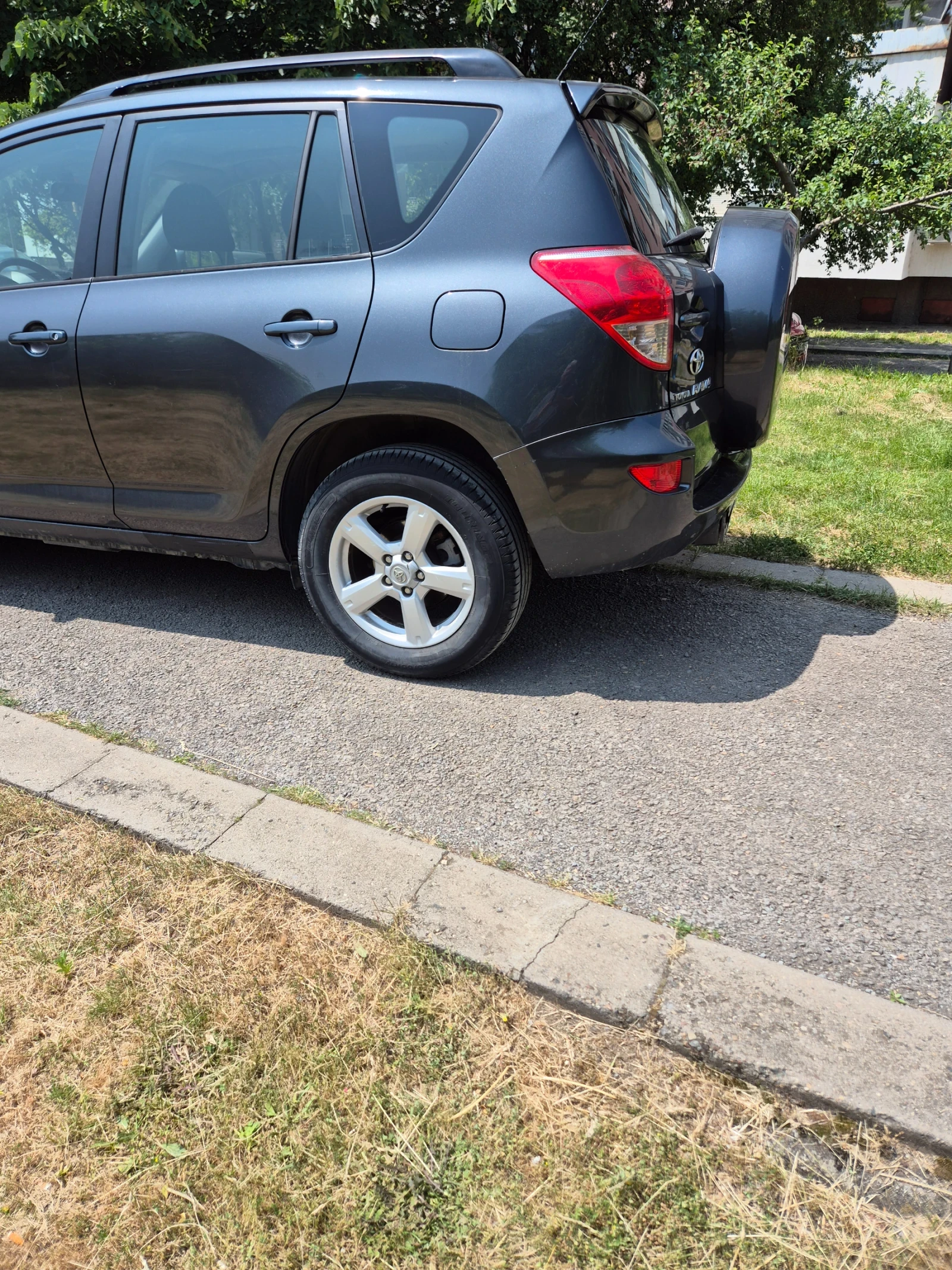 Toyota Rav4 2.2 D4D - изображение 6