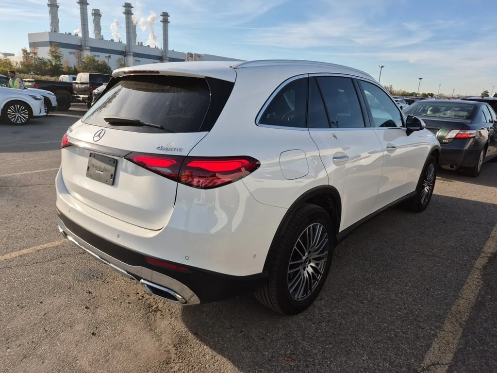 Mercedes-Benz GLC 300 * CARFAX * БЕЗ ПЪРВОНАЧАЛНА ВНОСКА - изображение 3