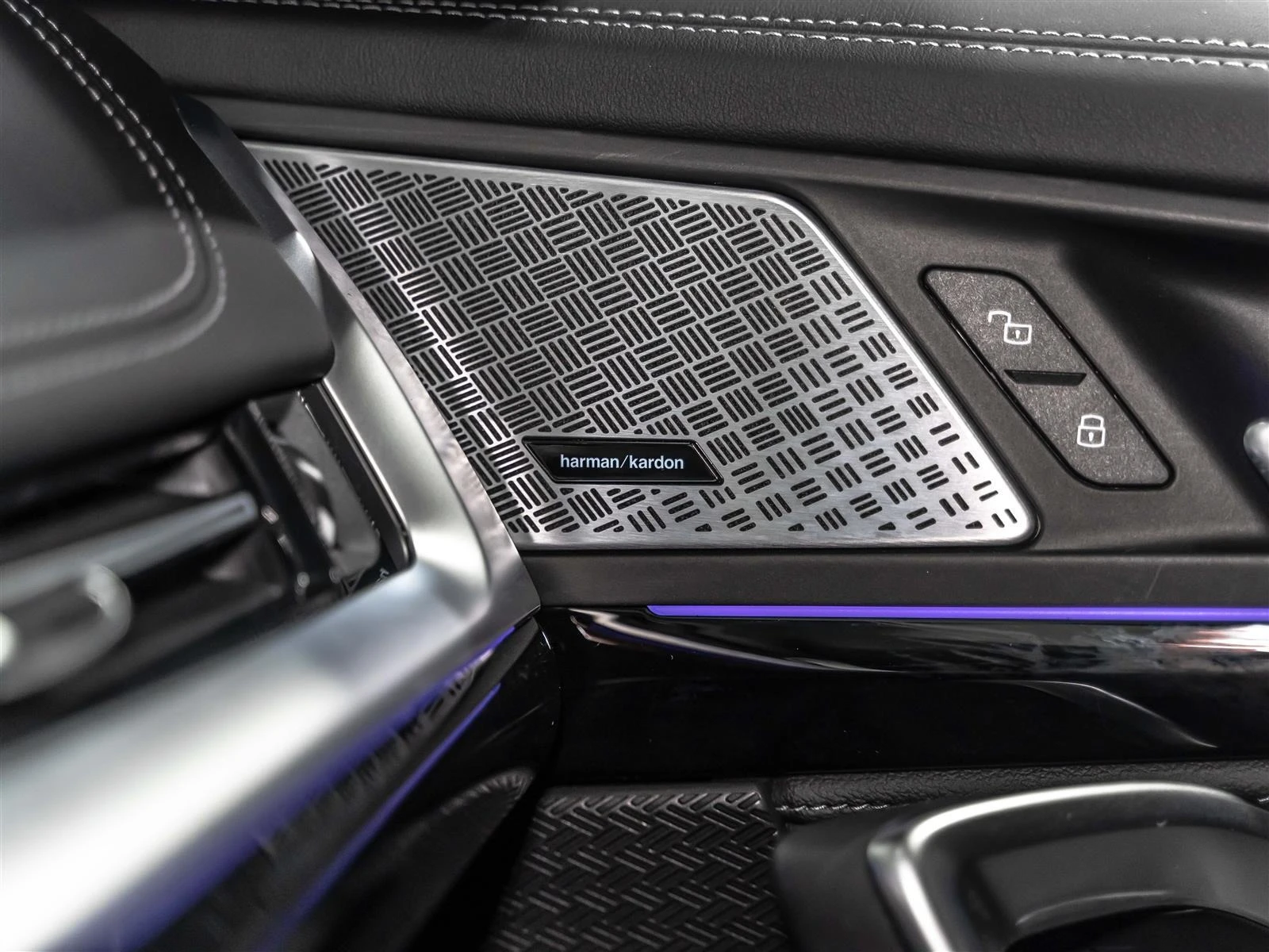 BMW X1 xDrive28i � ����������� & ���� ������ | Mobile.bg � ����������� 11