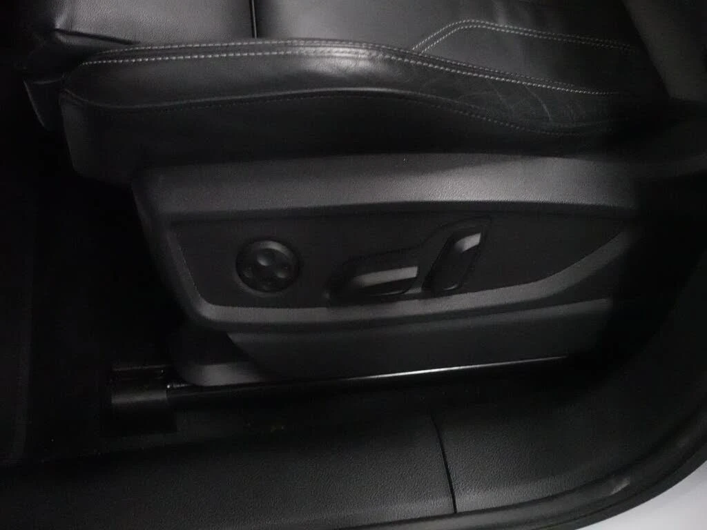 Audi Q5 * TECHNIK* * HeadUp* AвтоКредит* (ЦЕНА ДО БГ), снимка 14 - Автомобили и джипове - 53854909