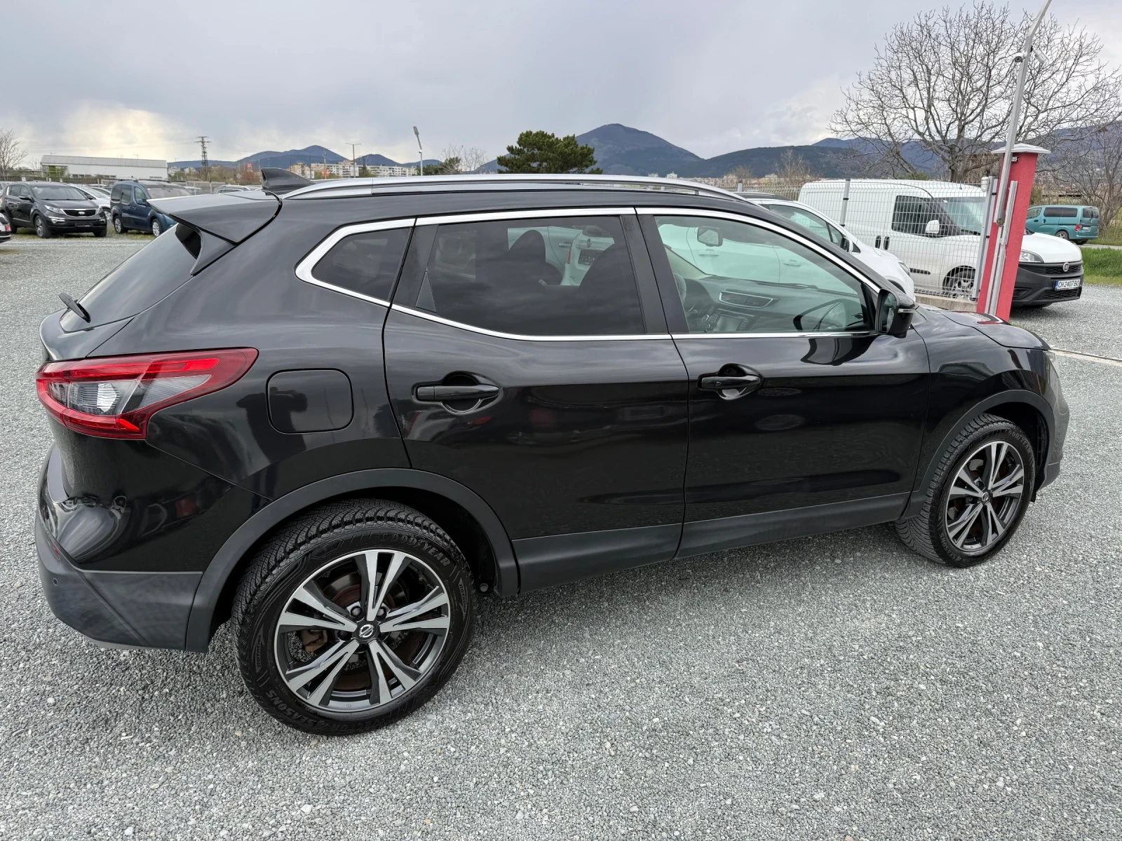 Nissan Qashqai (KATO НОВА), снимка 5 - Автомобили и джипове - 54147763