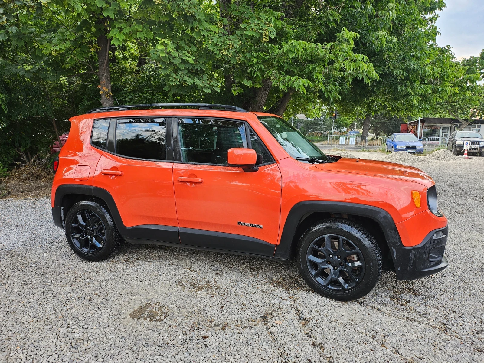 Jeep Renegade, снимка 4 - Автомобили и джипове - 55316796