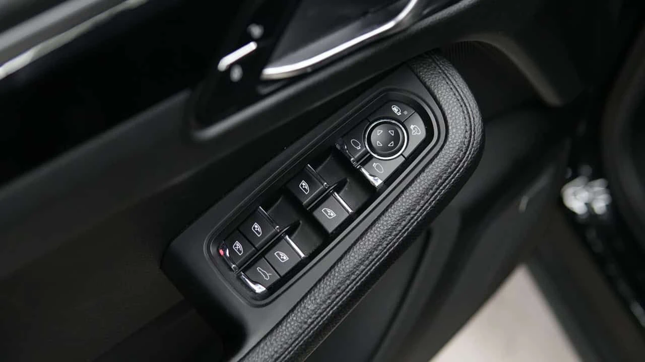 Porsche Macan * S AWD * CARFAX * ЦЕНА ДО БГ, снимка 13 - Автомобили и джипове - 55421328