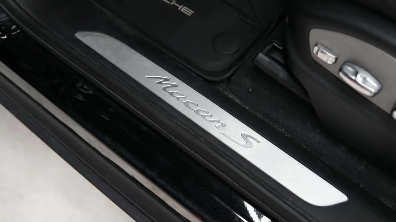Porsche Macan * S AWD * CARFAX * ЦЕНА ДО БГ, снимка 14 - Автомобили и джипове - 55421328