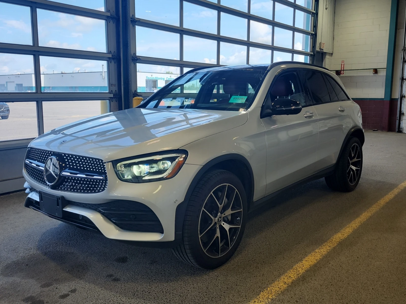 Mercedes-Benz GLC 300 АВТОКРЕДИТ