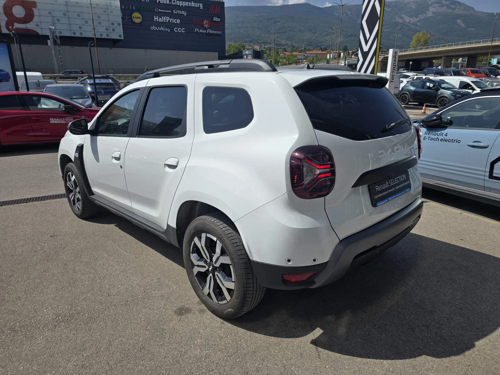 Dacia Duster 1.0 TCe 90 Stop&Start LPG, снимка 4 - Автомобили и джипове - 56008390