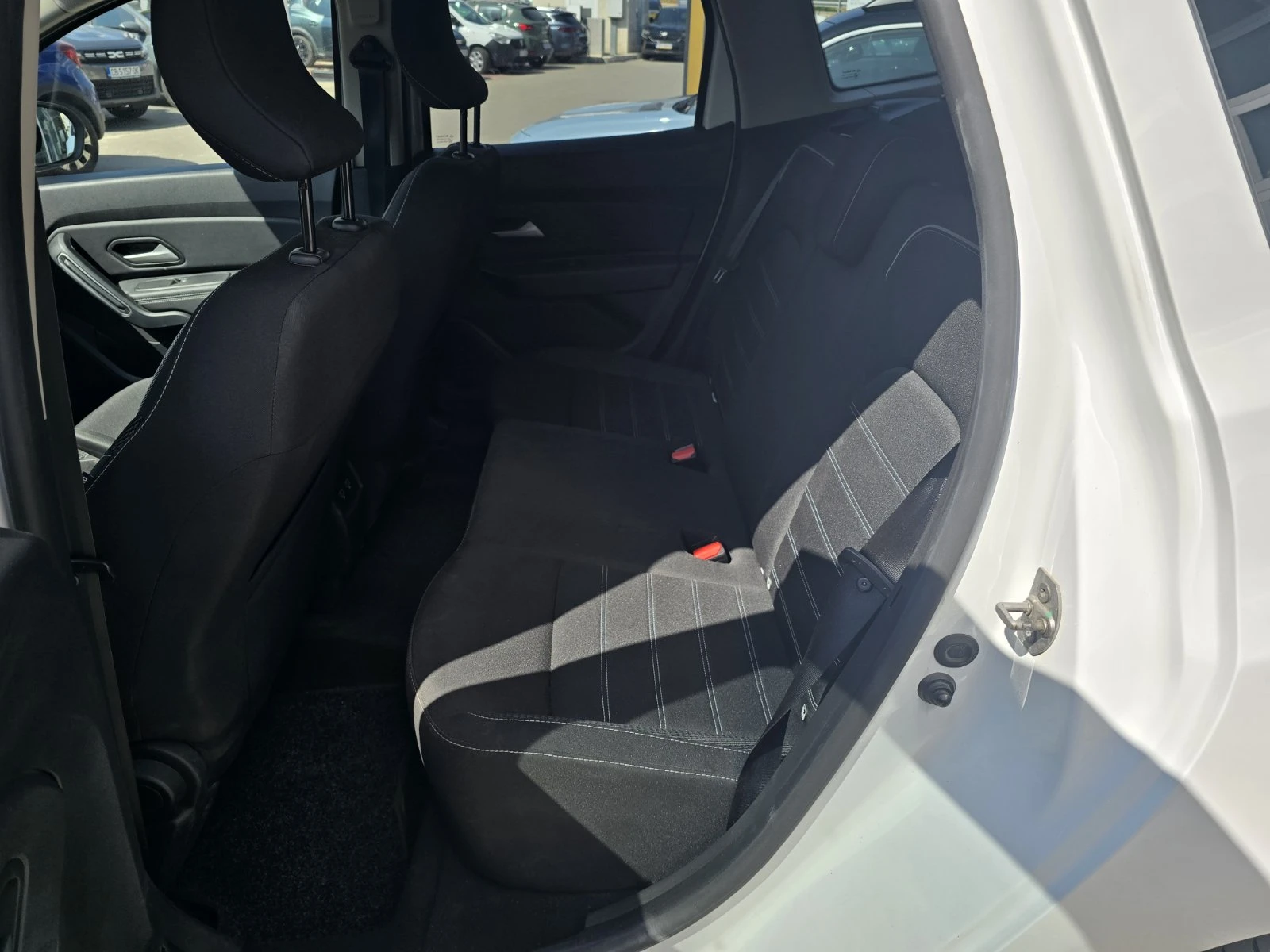 Dacia Duster 1.0 TCe 90 Stop&Start LPG, снимка 14 - Автомобили и джипове - 56008390