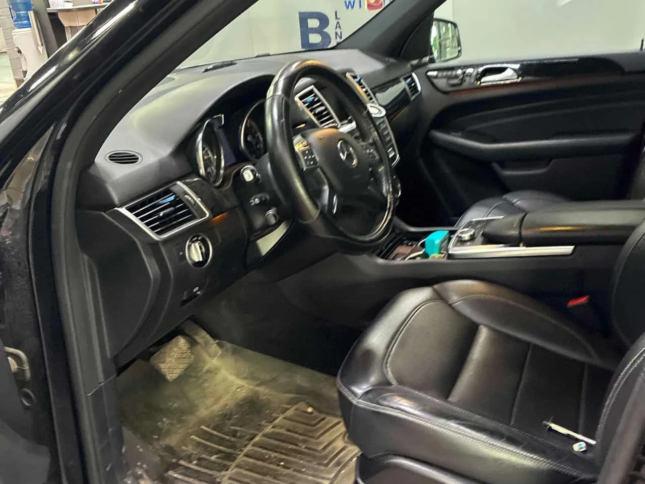 Mercedes-Benz ML 350 * 4MATIC 4dr BlueTEC* АВТОКРЕДИТ* , снимка 5 - Автомобили и джипове - 56230432