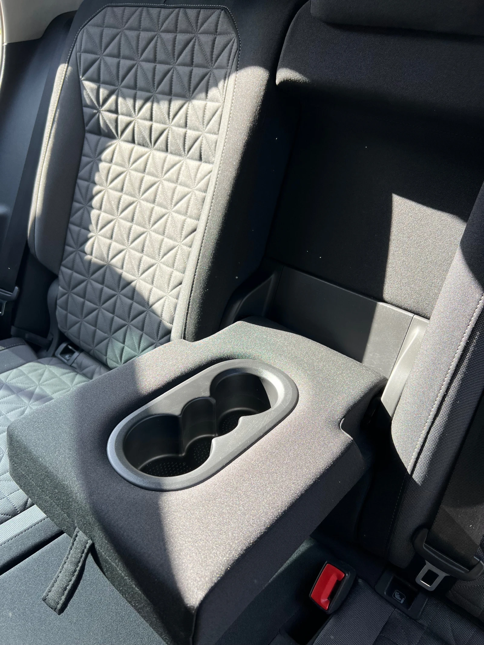 VW Tiguan, снимка 14 - Автомобили и джипове - 56496530