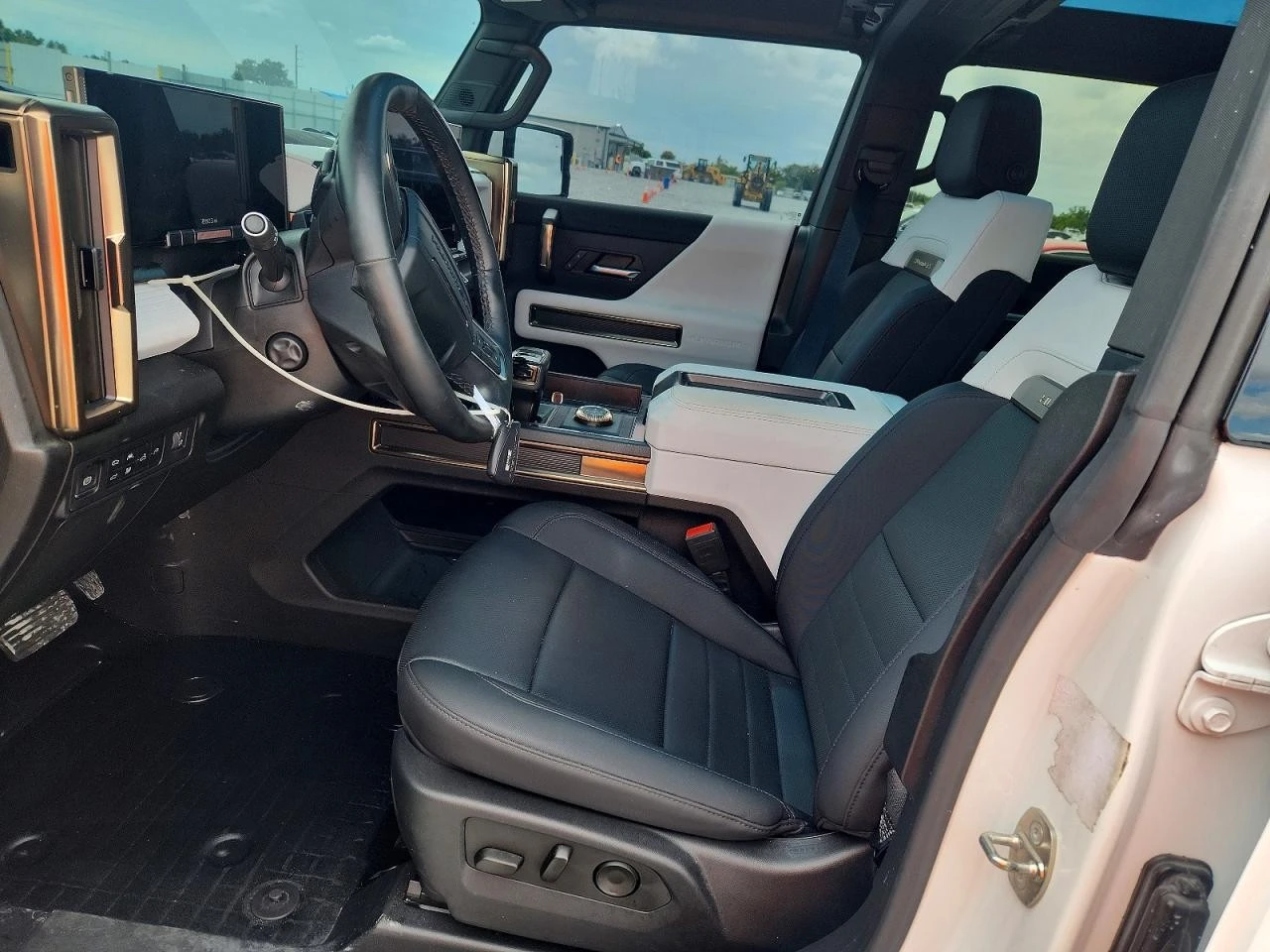 Hummer H3 EV PICKUP 3X AWD , снимка 7 - Автомобили и джипове - 56740735