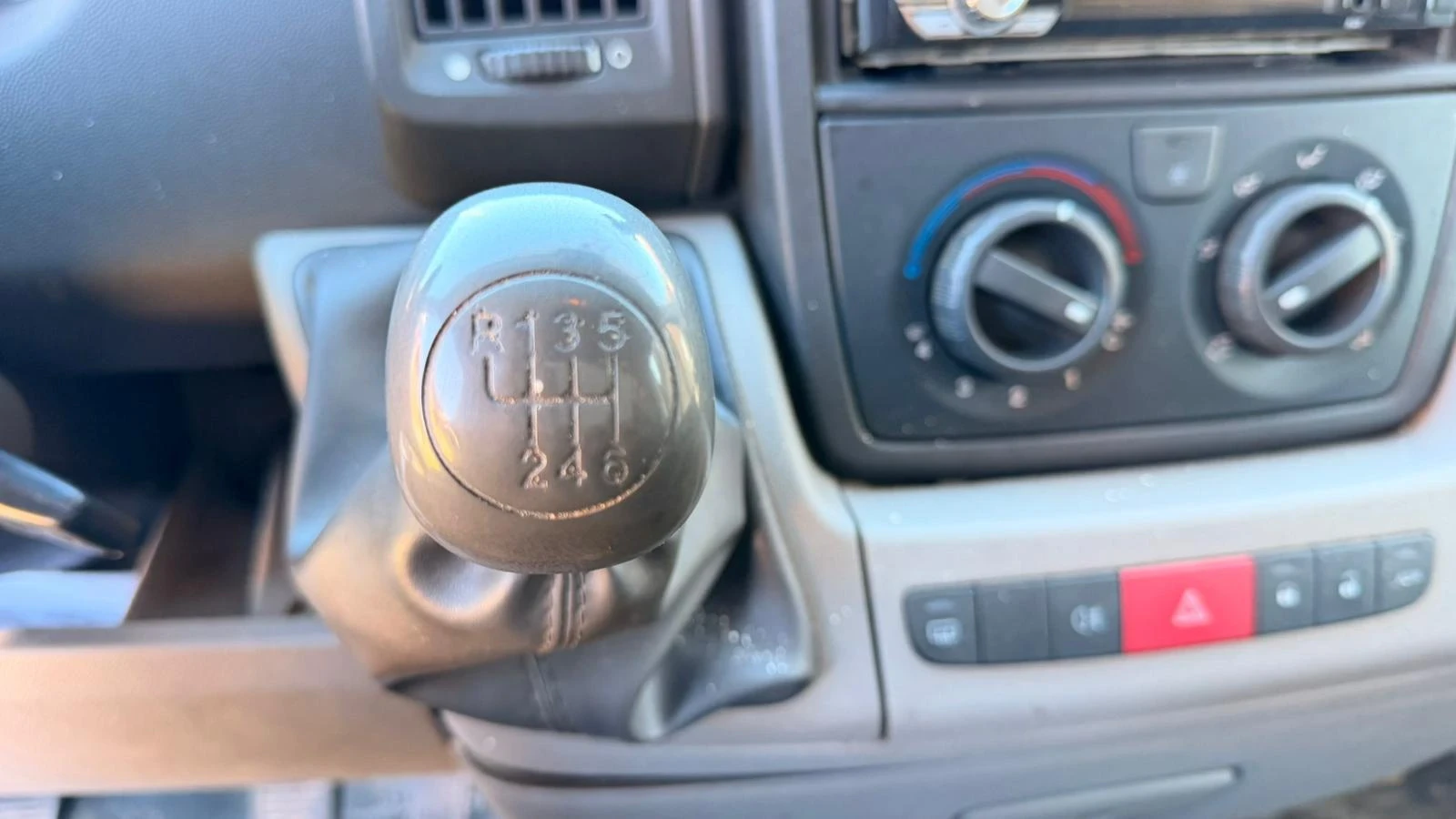 Citroen Jumper Има климатик, 6 степена кутия обслужена нови гуми, снимка 9 - Бусове и автобуси - 53805159