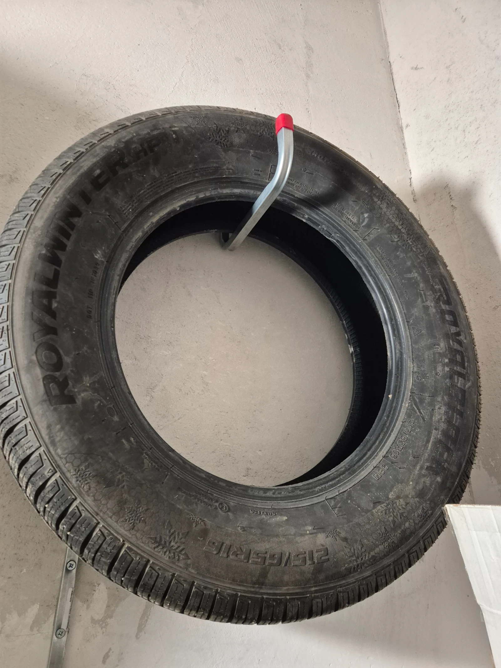 Гуми Зимни 215/65R16, снимка 9 - Гуми и джанти - 56655985