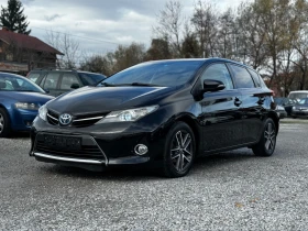 Toyota Auris 1.8I  Hybrid/Camera/Full led