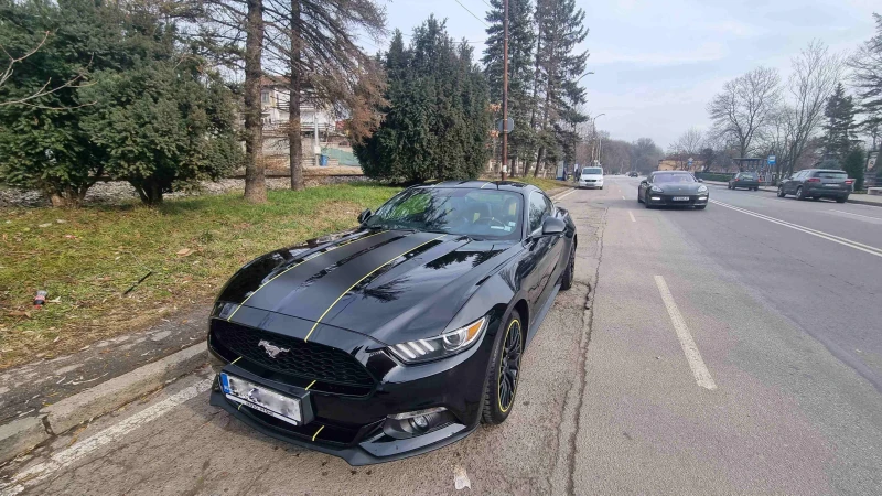 Ford Mustang, снимка 1 - Автомобили и джипове - 48521371