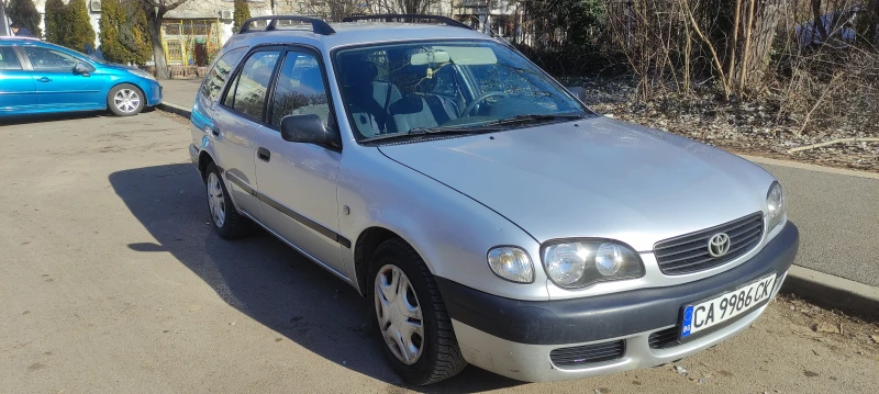 Toyota Corolla Facelift, снимка 2 - Автомобили и джипове - 49028410