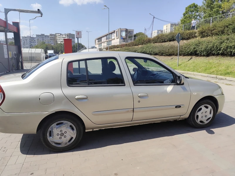 Renault Clio, снимка 4 - Автомобили и джипове - 51982176