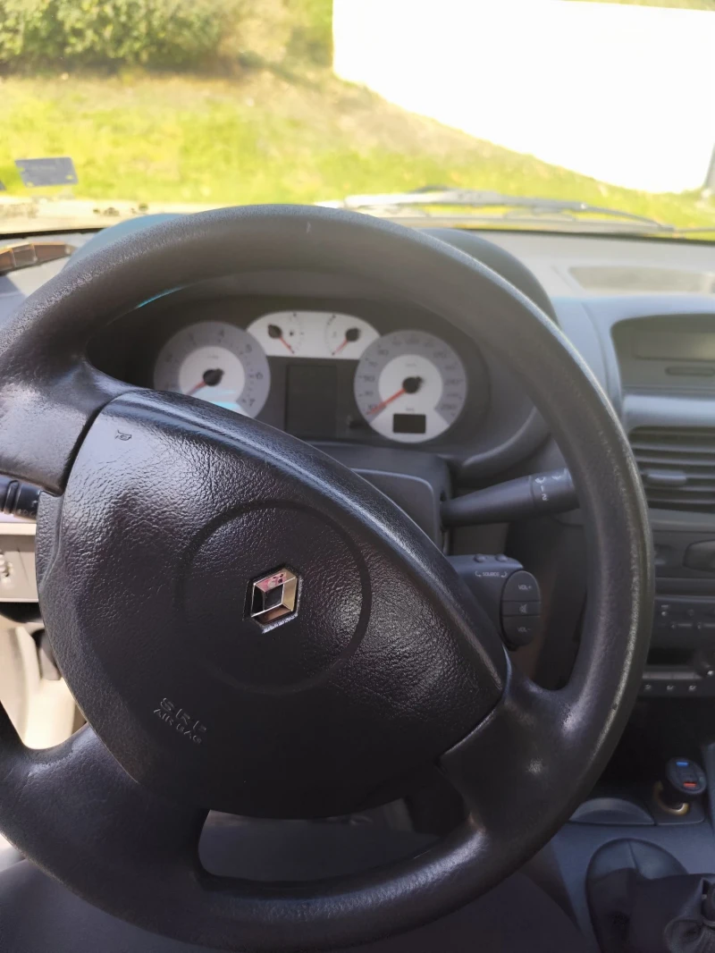 Renault Clio, снимка 8 - Автомобили и джипове - 51982176