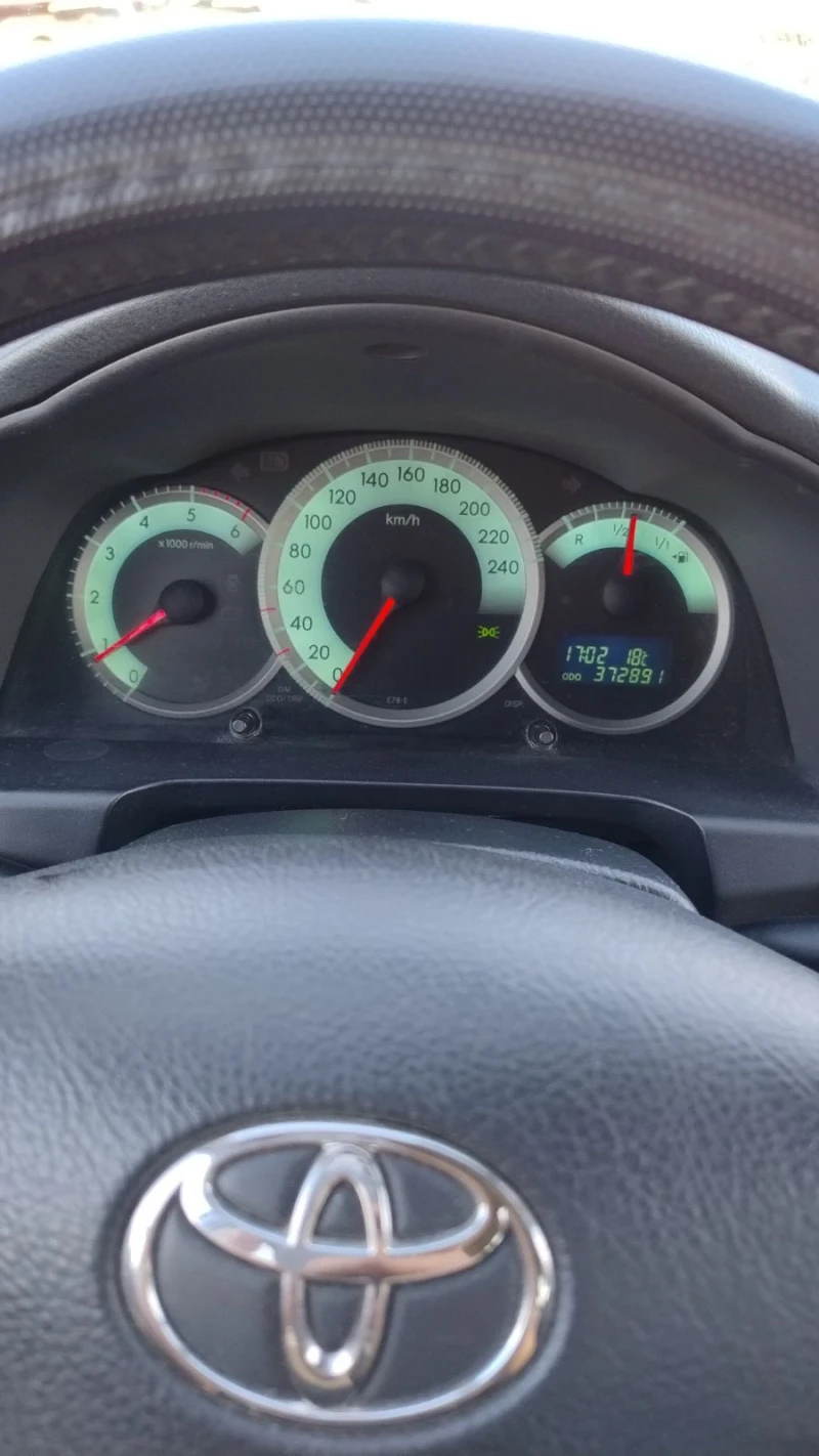 Toyota Verso Бартер за малко тракторче , снимка 14 - Автомобили и джипове - 52170274