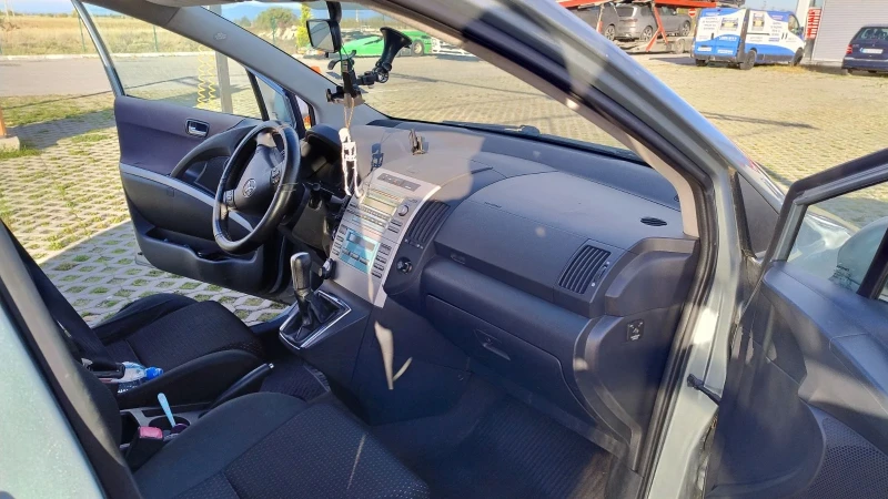 Toyota Verso Бартер за малко тракторче , снимка 5 - Автомобили и джипове - 52170274