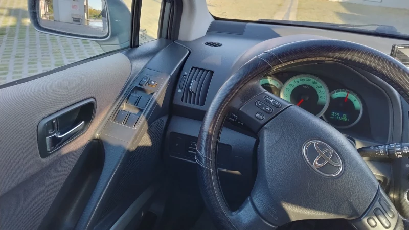 Toyota Verso Бартер за малко тракторче , снимка 11 - Автомобили и джипове - 52170274