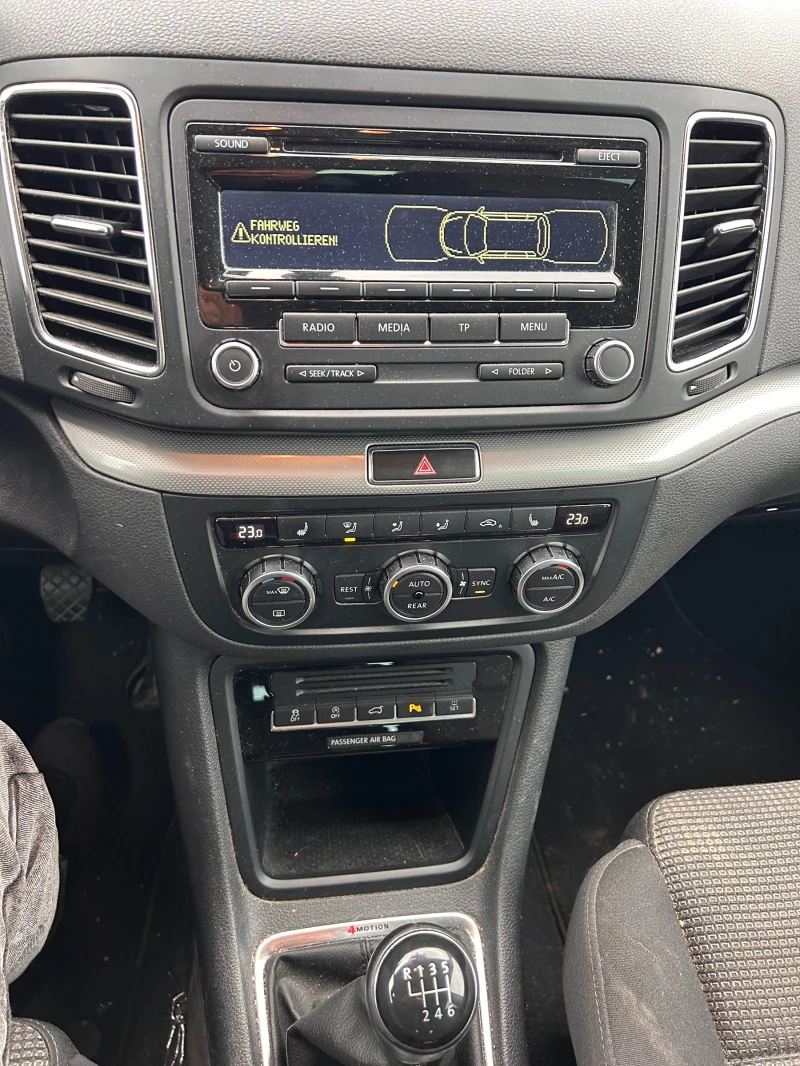VW Sharan 2.0TDI 4MOTION NAVI EURO 5, снимка 12 - Автомобили и джипове - 52524507