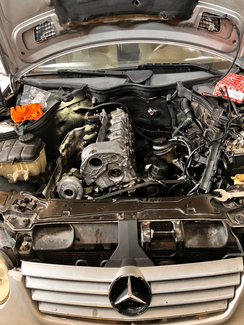 Mercedes-Benz C 220, снимка 11 - Автомобили и джипове - 52897677