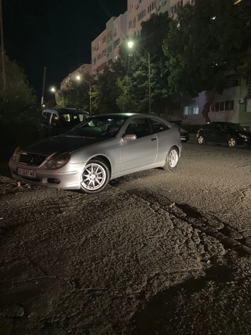 Mercedes-Benz C 220, снимка 6 - Автомобили и джипове - 52897677