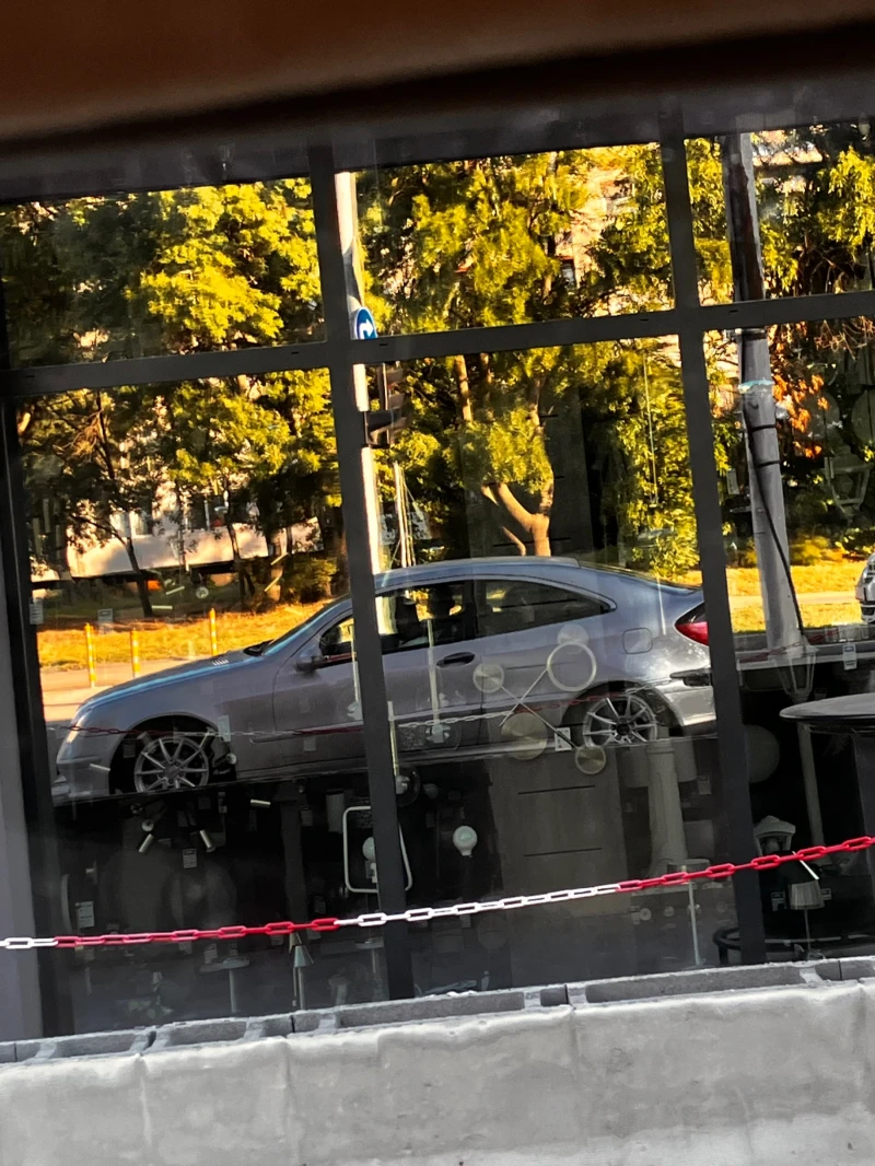 Mercedes-Benz C 220, снимка 7 - Автомобили и джипове - 52897677