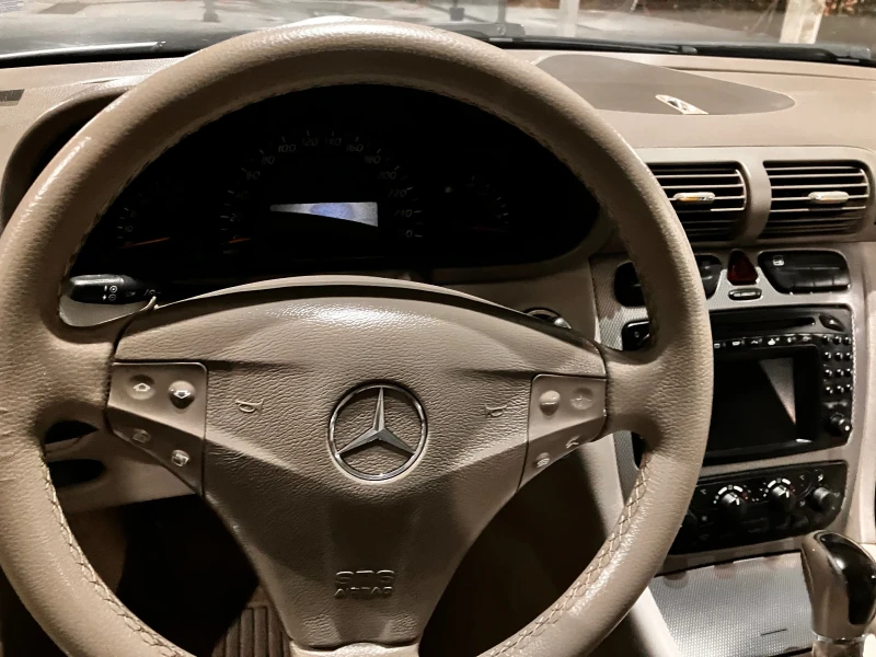 Mercedes-Benz C 220, снимка 9 - Автомобили и джипове - 52897677