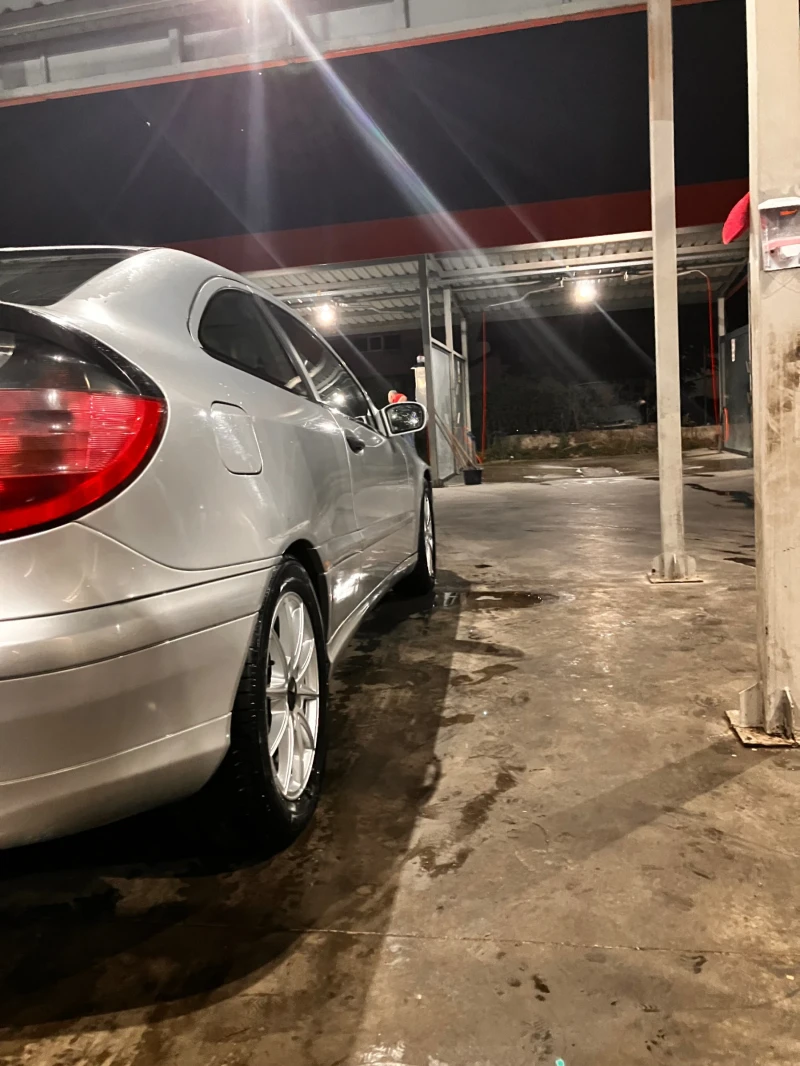 Mercedes-Benz C 220, снимка 2 - Автомобили и джипове - 52897677