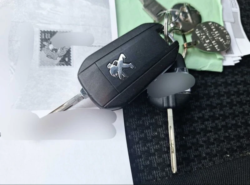 Peugeot 308 1.5Blue-HDi , снимка 11 - Автомобили и джипове - 53051091