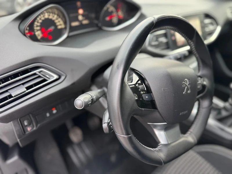 Peugeot 308 1.5Blue-HDi , снимка 12 - Автомобили и джипове - 53460265