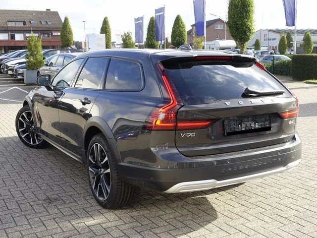 Volvo V90 Cross Country B4 D AWD Plus, снимка 5 - Автомобили и джипове - 47775389