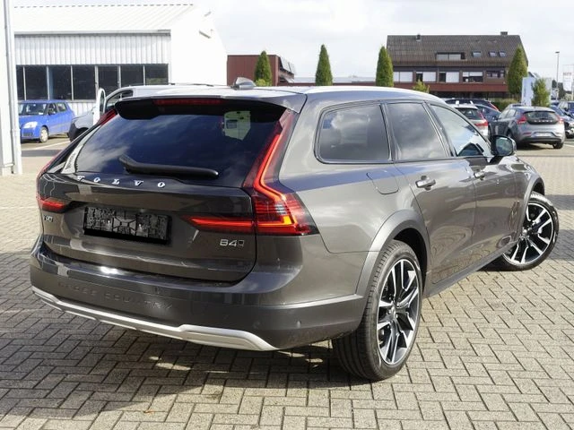 Volvo V90 Cross Country B4 D AWD Plus, снимка 4 - Автомобили и джипове - 47775389