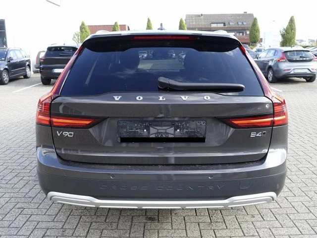 Volvo V90 Cross Country B4 D AWD Plus, снимка 7 - Автомобили и джипове - 47775389