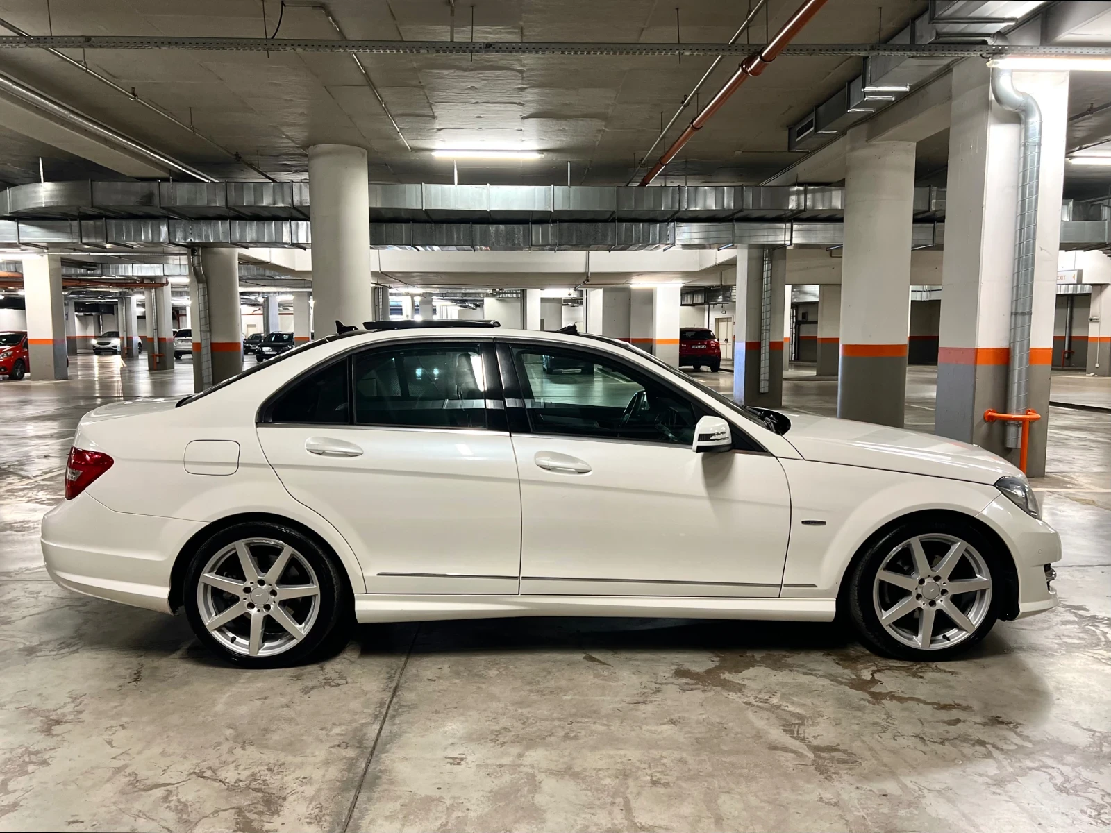 Mercedes-Benz C 250 -AMG-Line-Panorama-Лизинг през Уникредит  - изображение 5