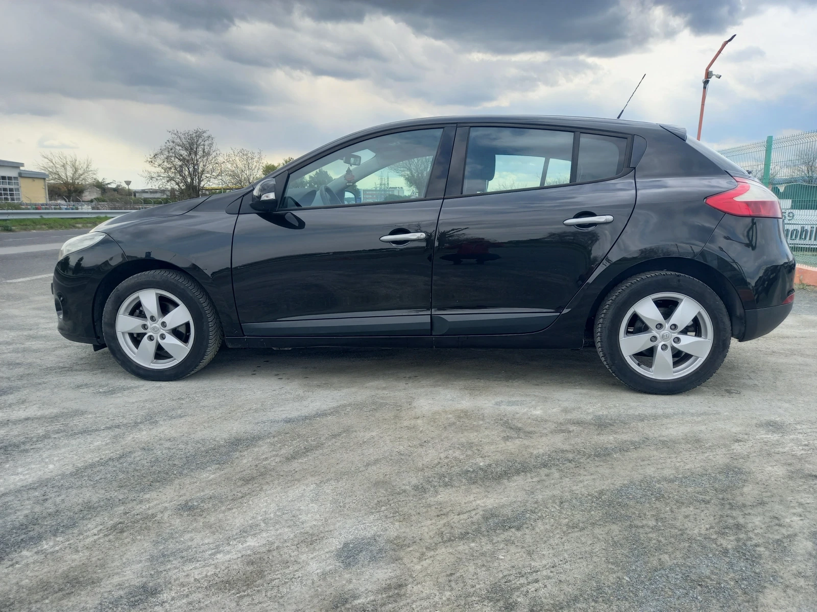 Renault Megane 1.5 DCI - 110 KC.  6 - СК  ОБСЛУЖЕНА ТОП - изображение 7