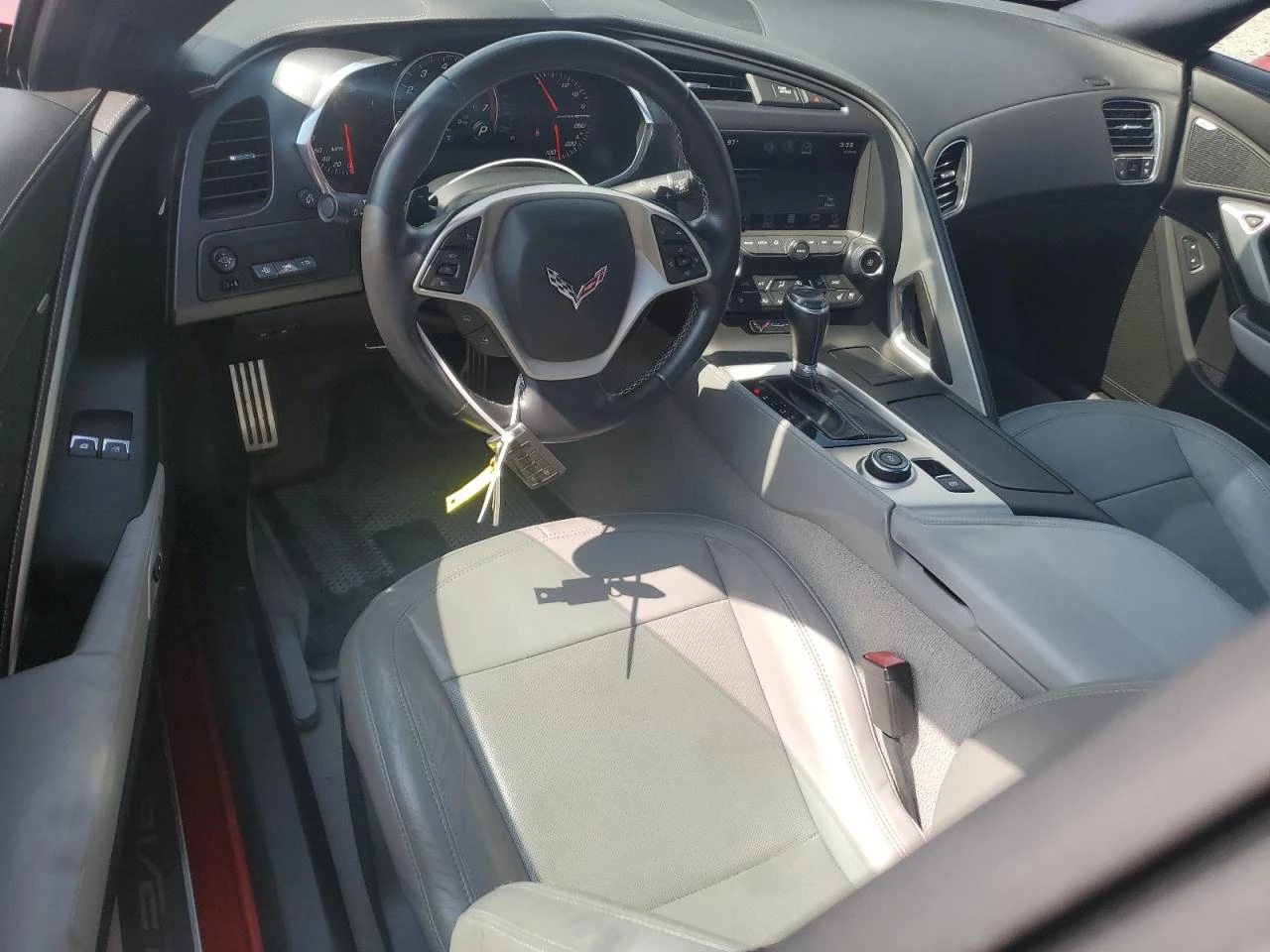 Chevrolet Corvette STINGRAY 2LT - изображение 8