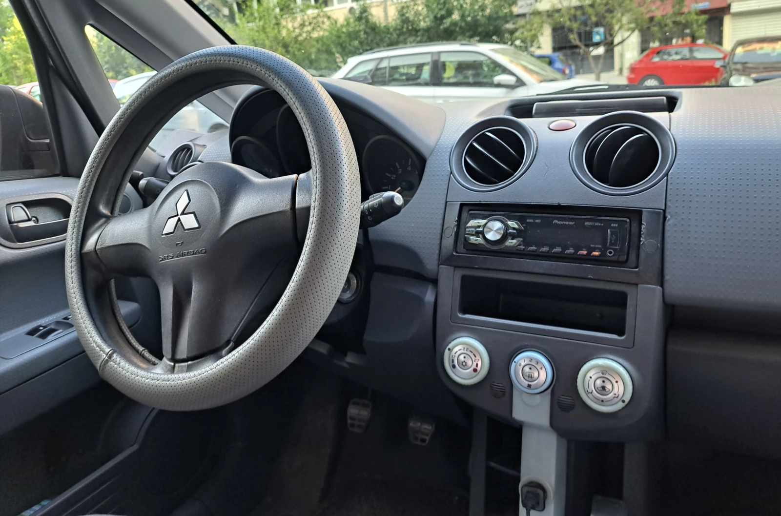 Mitsubishi Colt  - изображение 5
