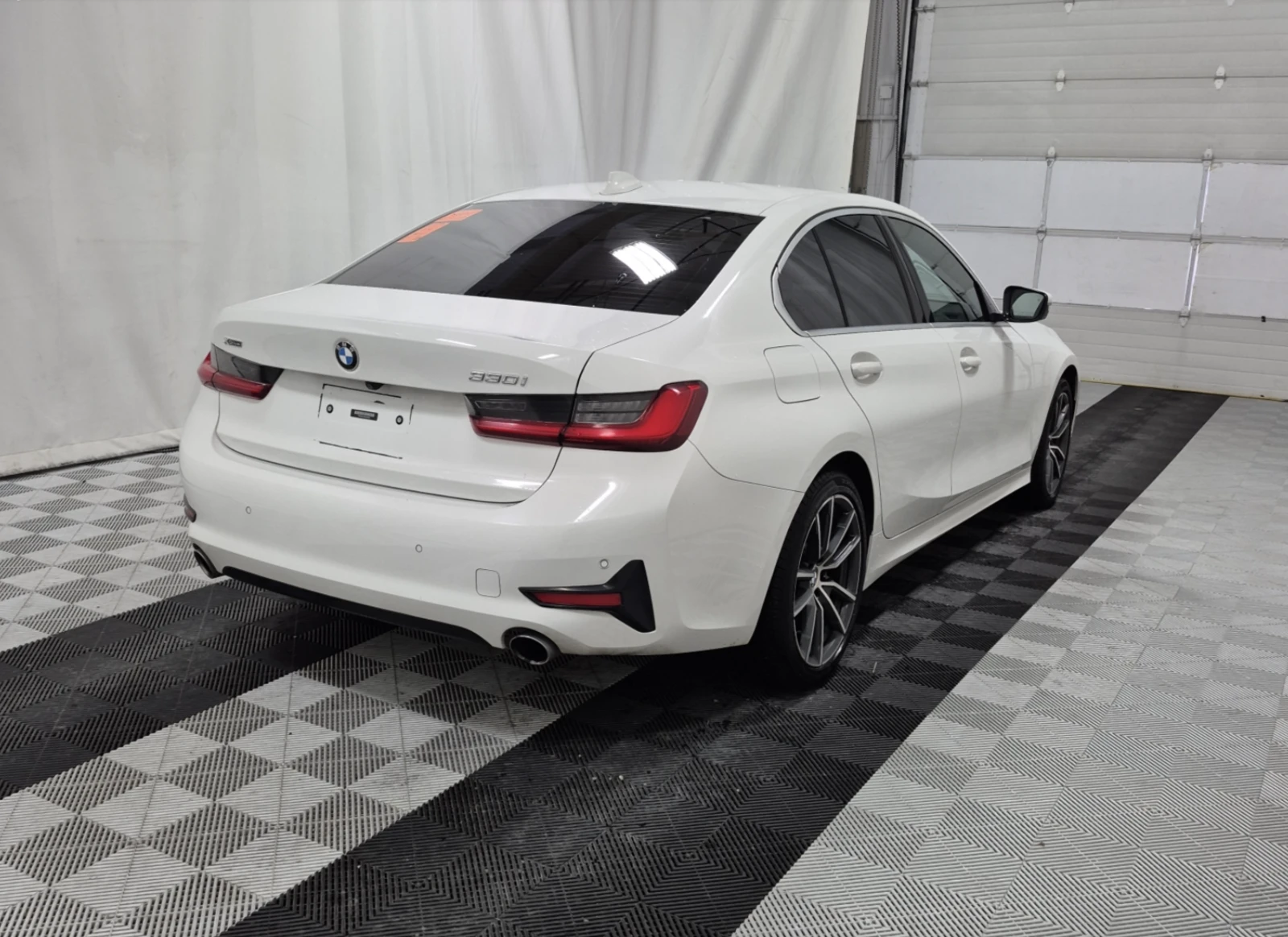 BMW 330 XDRIVE - изображение 3