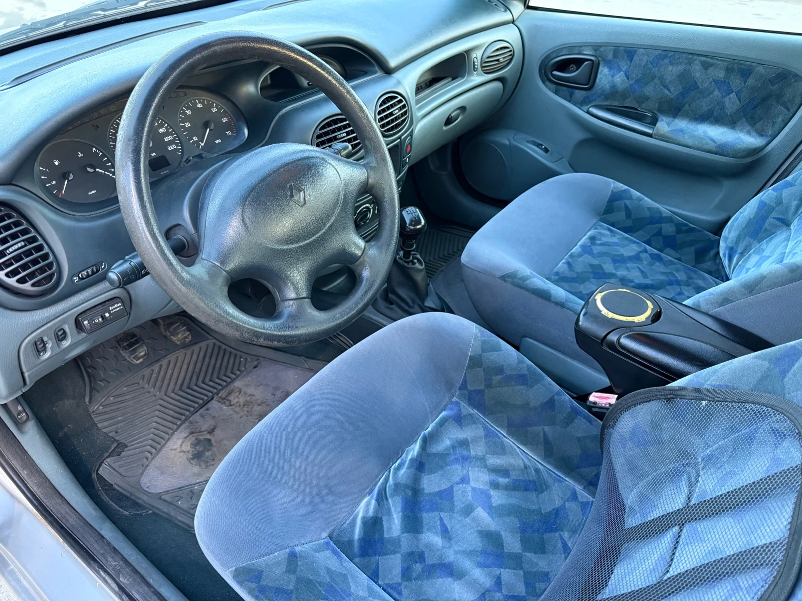 Renault Megane 1, 6 газ/бензин - изображение 9