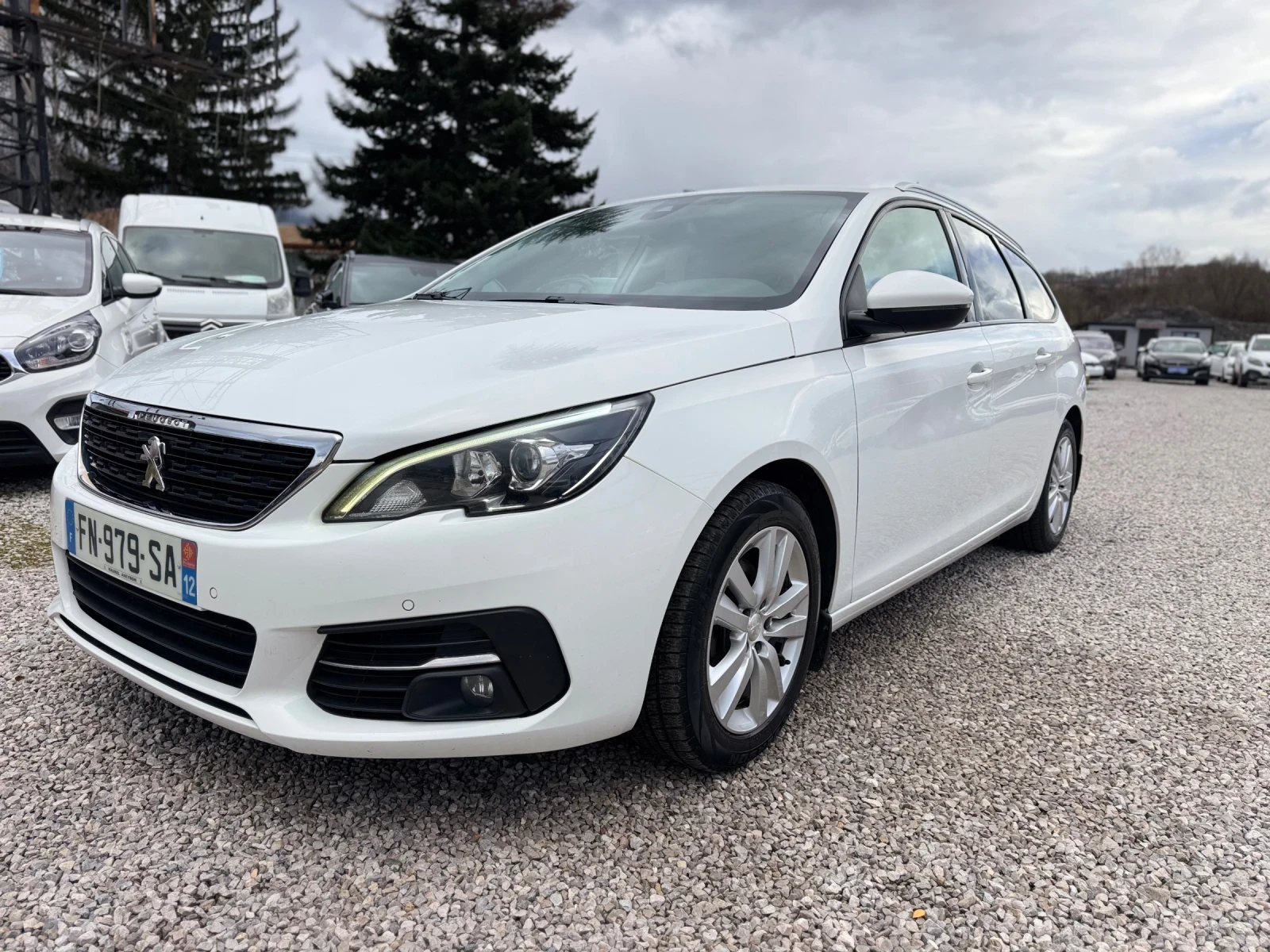 Peugeot 308 1.5Blue-HDi , снимка 2 - Автомобили и джипове - 53762319