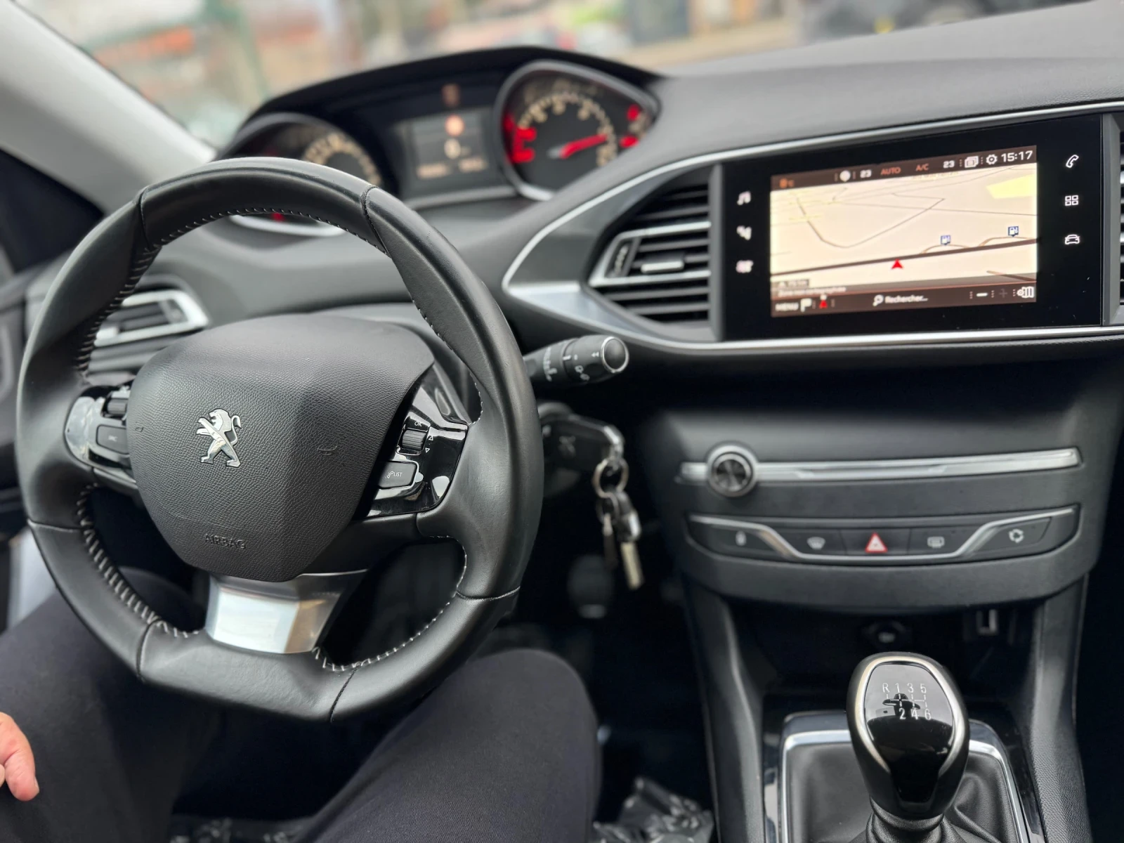 Peugeot 308 1.5Blue-HDi , снимка 10 - Автомобили и джипове - 53762319