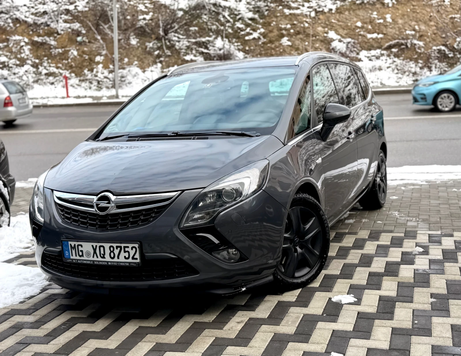 Opel Zafira 2.0CDTI/ОБСЛУЖЕНА/7 МЕСТНА/ТОП | Auto.bg — изображение 1