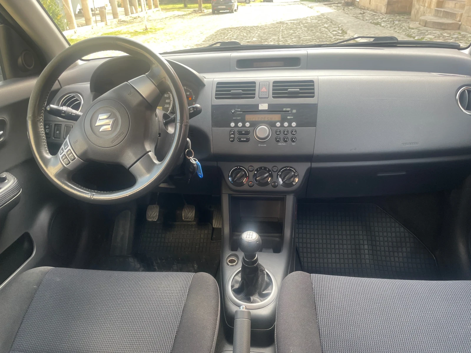 Suzuki Swift 1.3i 4X4 92ks KLIMATIK, снимка 13 - Автомобили и джипове - 53707812