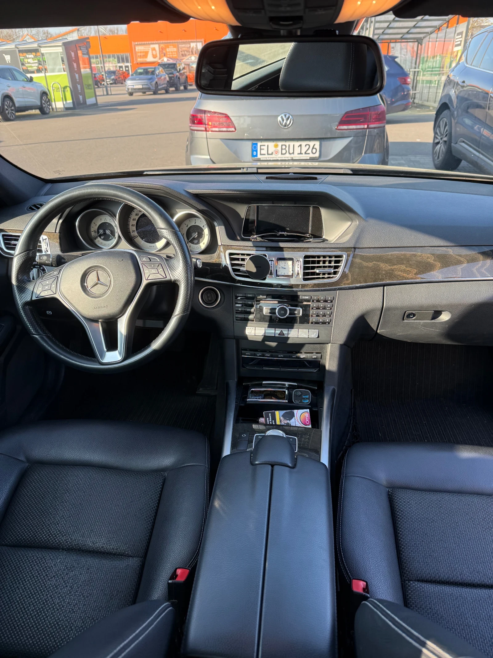 Mercedes-Benz E 220, снимка 10 - Автомобили и джипове - 53858698