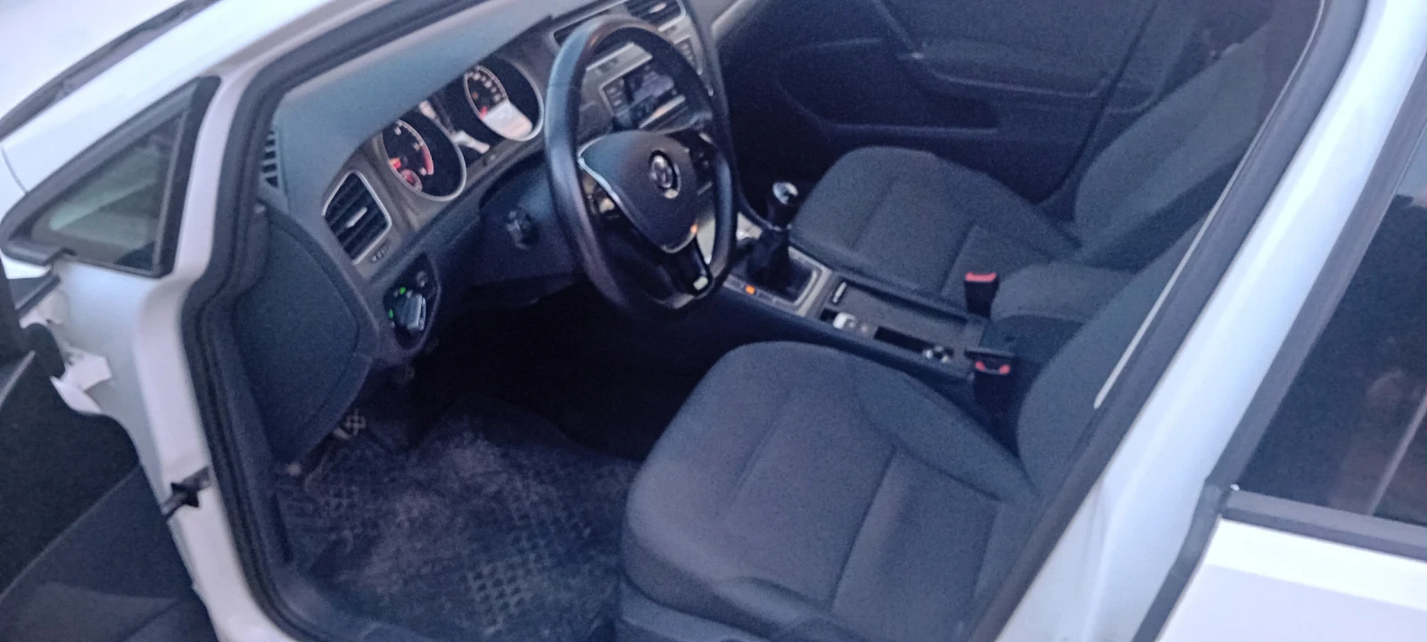 VW Golf 1.6, снимка 8 - Автомобили и джипове - 53872998